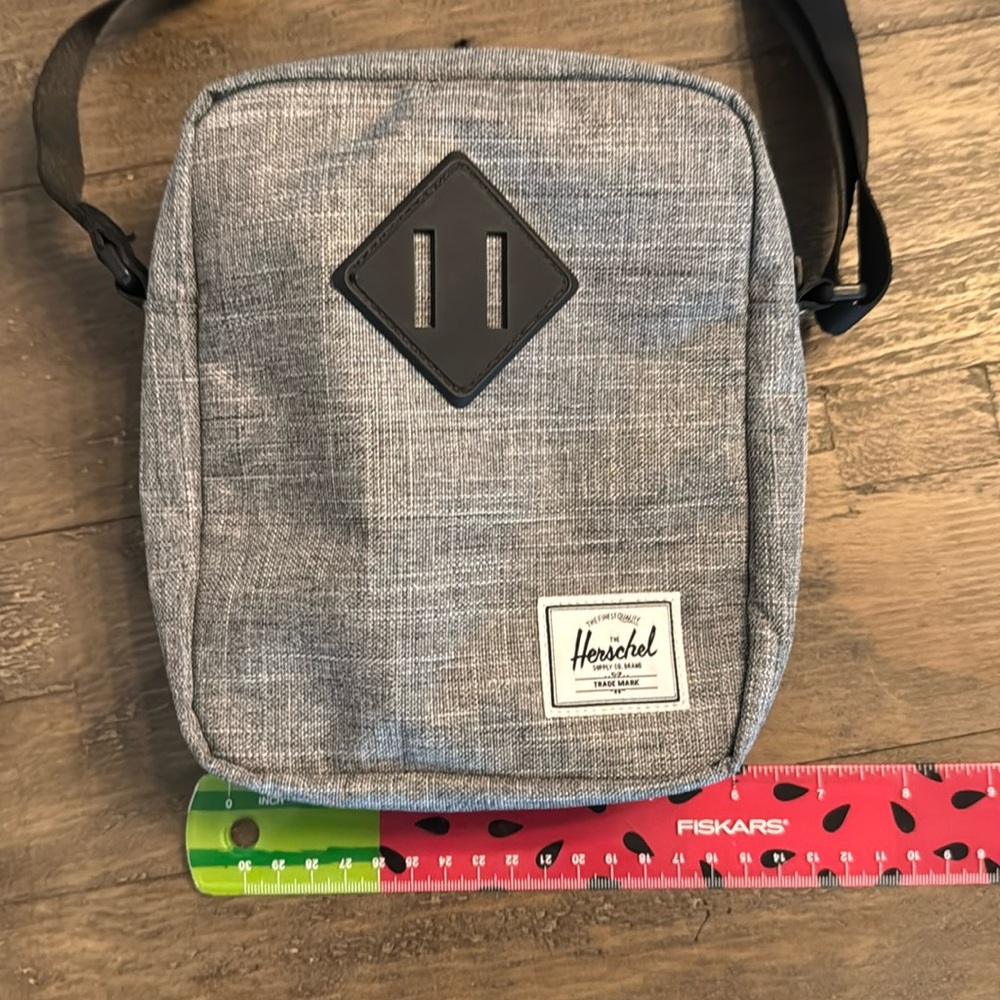 Herschel Crossbody Bag Crosshatch Grey Heather - Picture 7 of 9